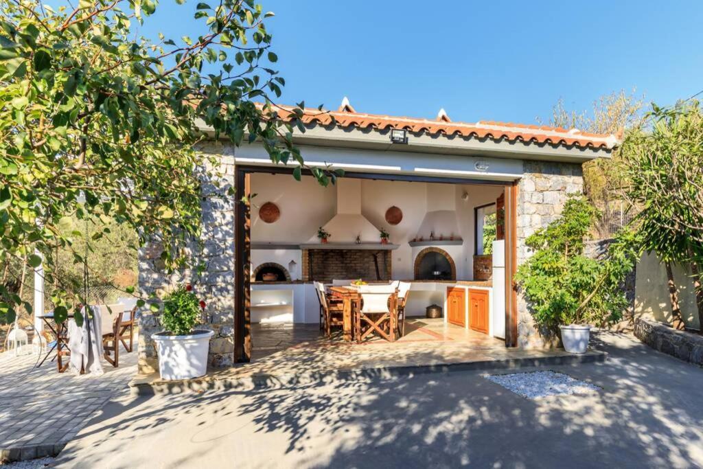 Nina-Myrtia Countryside House Skopelos Ditropo Exterior foto