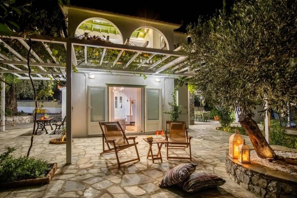 Nina-Myrtia Countryside House Skopelos Ditropo Exterior foto